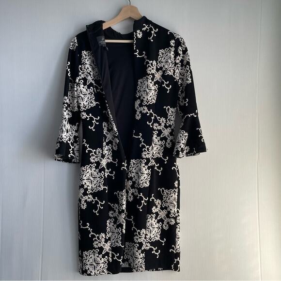 Adrianna Papell height neckline modest long bell sleeve black and white size 4 - Picture 7 of 12